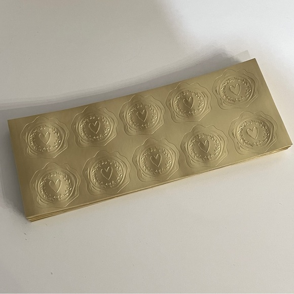 300 Gold Envelope Heart Seal Stickers - Picture 1 of 2